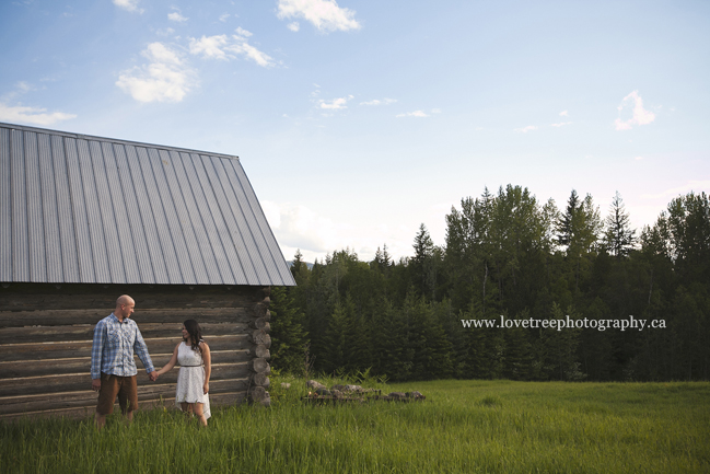 rustic and vintage engagement session; image by vancouver wedding photographer love tree photography