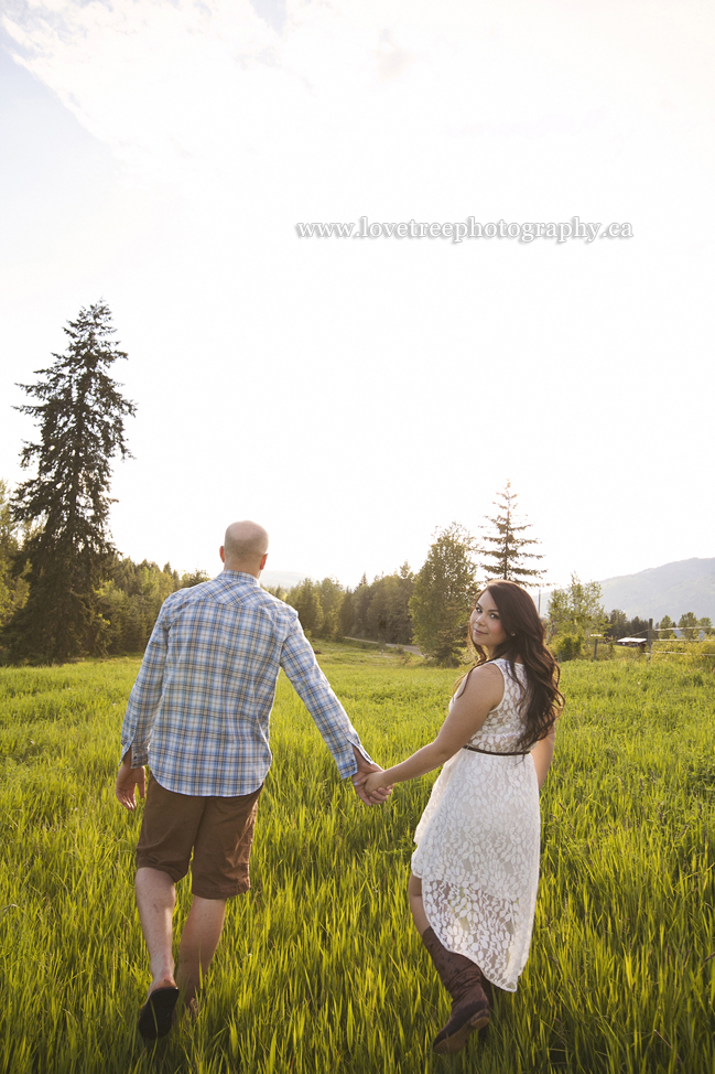romantic country portraits; image by vancouver wedding photographer love tree photography