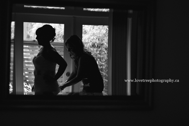 image by vancouver wedding photojournalist www.lovetreephotography.ca
