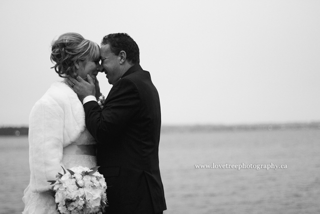 black and white must have wedding pictures; image by www.lovetreephotography.ca
