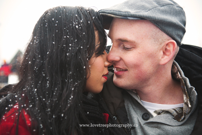 Grouse Mountain engagement session / winter engagement portraits | image by canadian wedding photographers www.lovetreephotography.ca