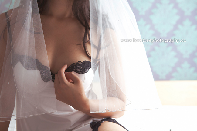 bridal boudoir photography by vancouver wedding photographers www.lovetreephotography.ca