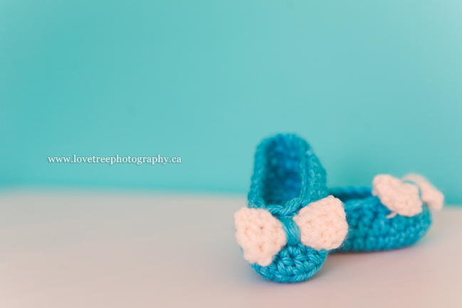 crocheted baby shoes image by vancovuer photographer www.lovetreephotography.ca