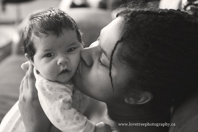 kisses from mom image by vancovuer photographer www.lovetreephotography.ca