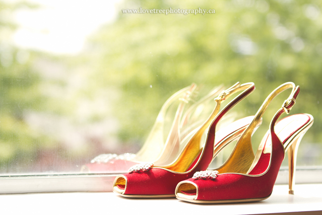 Red wedding shoes | image by Langley wedding photographer www.lovetreephotography.ca