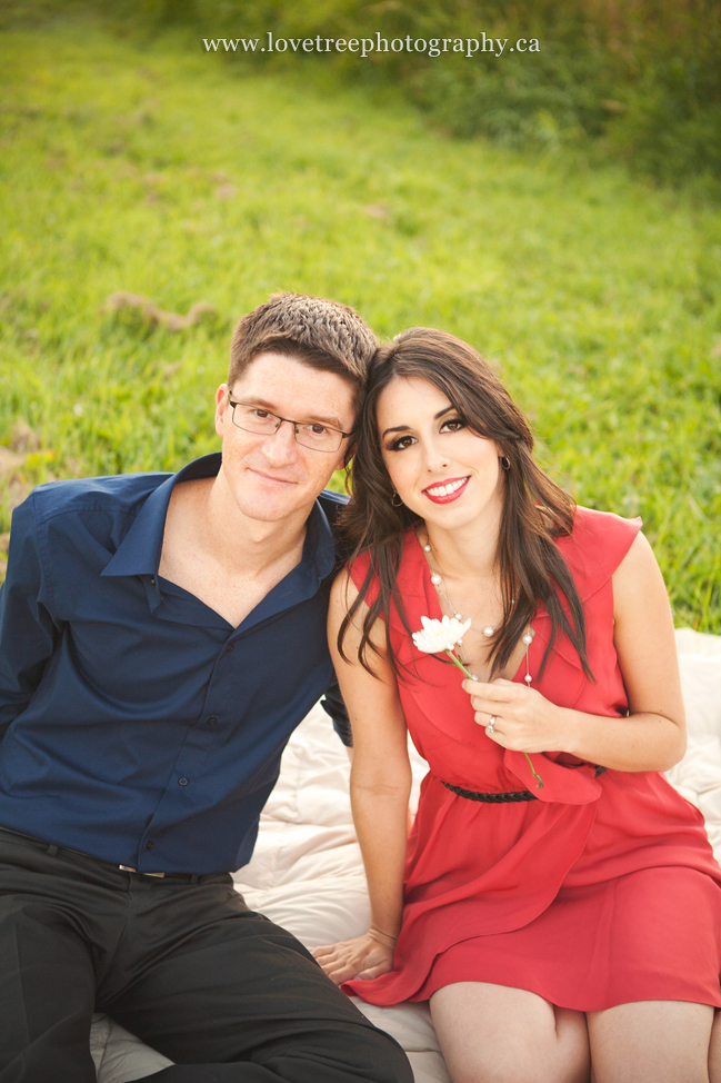 a citrusy picnic themed engagement session in Deer Lake Park by Vancouver wedding photographers www.lovetreephotography.ca