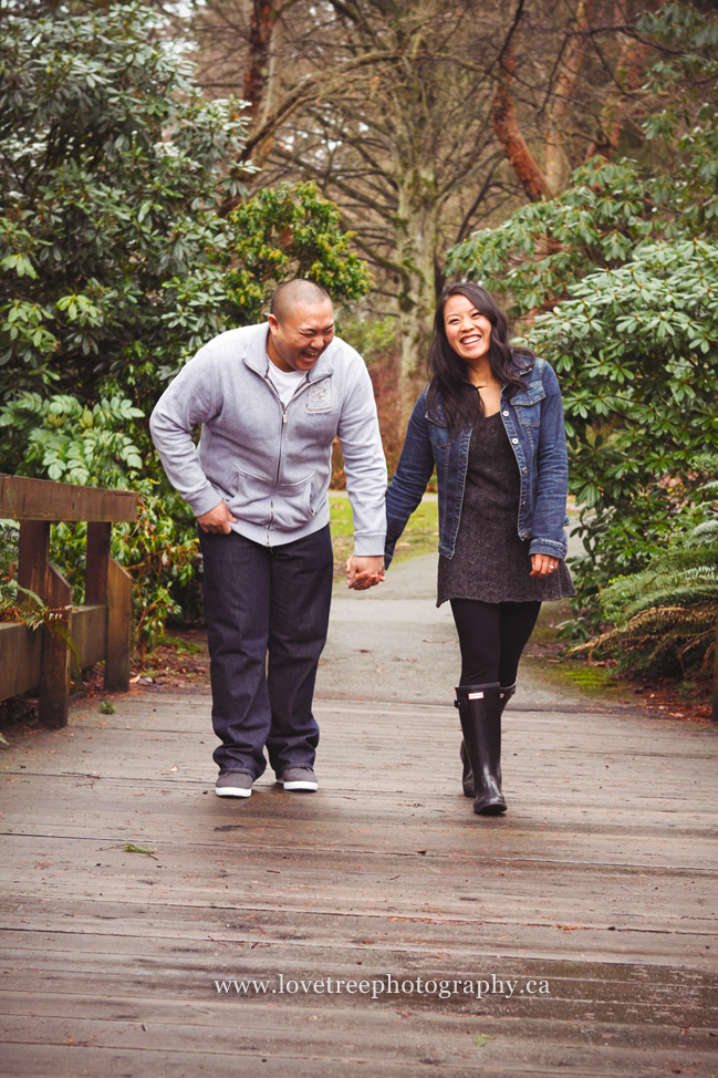 stanley park engagement session | image by vancouver wedding photographer www.lovetreephotography.ca
