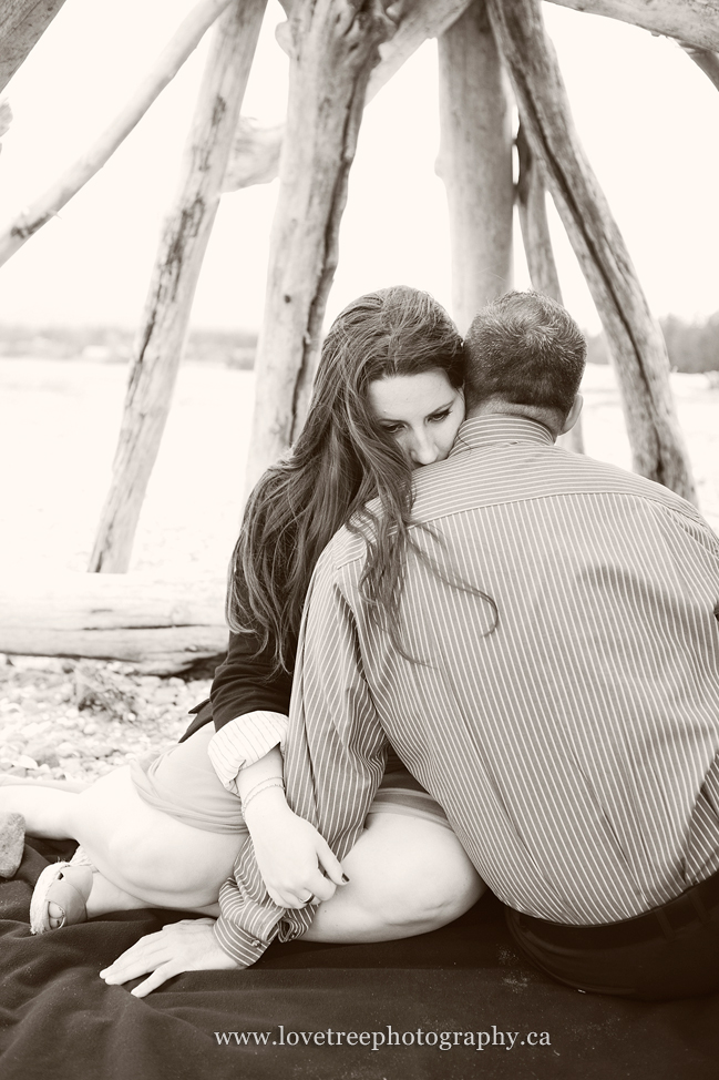 beach engagement session | Parksville engagement photographer www.lovetreephotography.ca