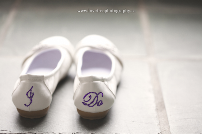 adorable wedding shoes | Chiliwack Wedding Photographer www.lovetreephotography.ca