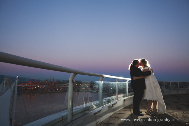 pan pacfic sunset wedding | image by Vancouver wedding photographer www.lovetreephotography.ca