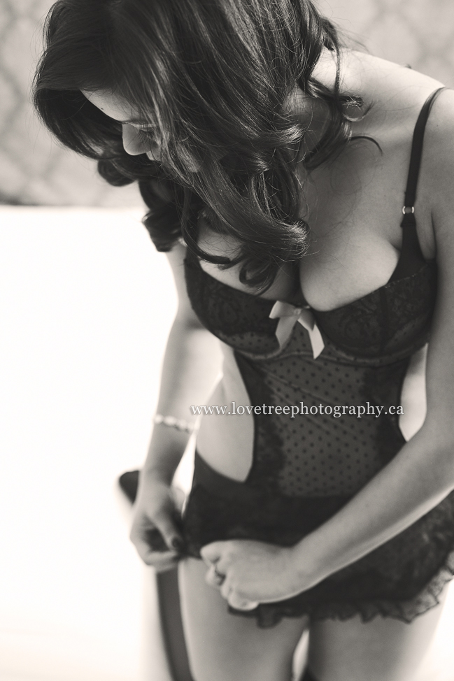 must have bridal lingerie; boudoir photography by Vancouver wedding photographer www.lovetreephotography.ca