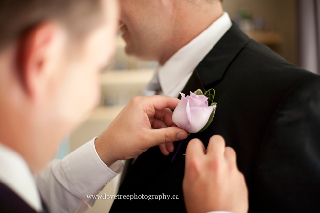 groom getting ready in north vancouver bc; image by www.lovetreephotography.ca