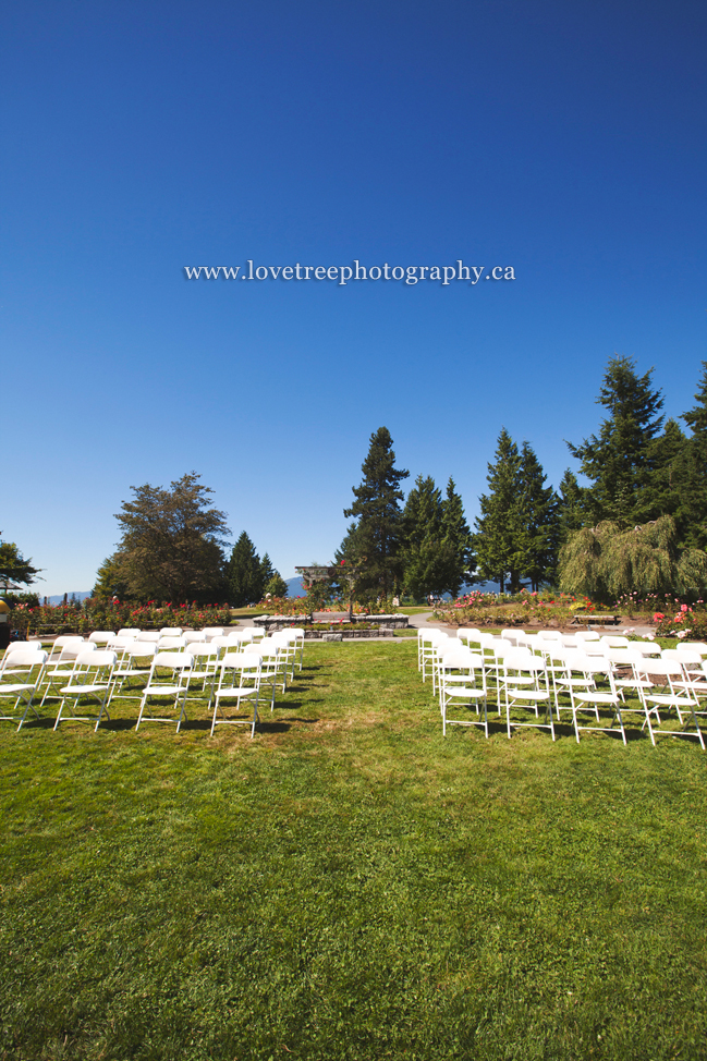 outdoor wedding ceremony in burnaby bc; image by www.lovetreephotography.ca