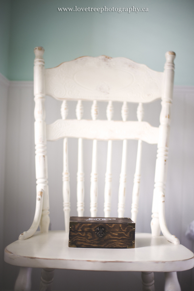 custom rustic wooden box for wedding rings | image by vancouver wedding photographer www.lovetreephotography.ca