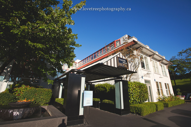 Granville Island hotel weddings | image by vancouver wedding photographer www.lovetreephotography.ca