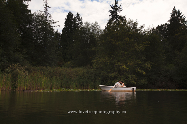 Rowboat wedding | award winning wedding photography | www.lovetreephotography.ca