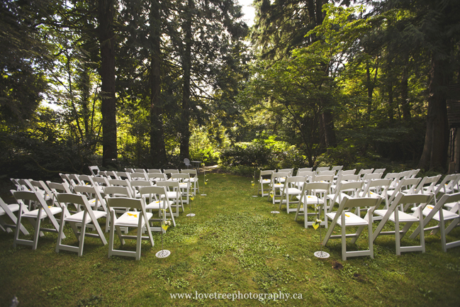forest weddings & rustic weddings are my favourite! image by www.lovetreephotography.ca