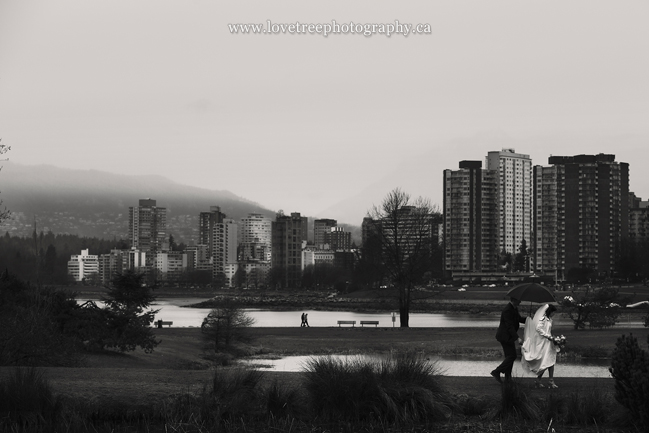 vancouver rainy wedding