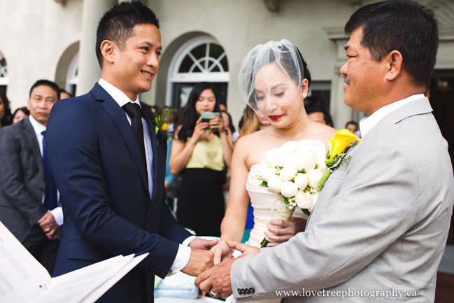 emotional candid wedding photography